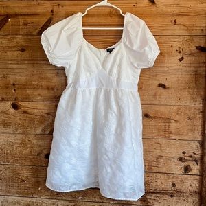 Ontwelth White Floral Embroidery Dress